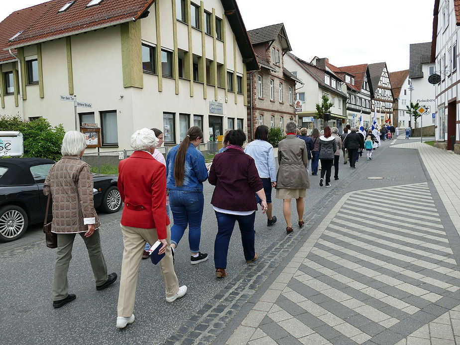 Bittprozession an Christi Himmelfahrt (Foto: Karl-Franz Thiede)